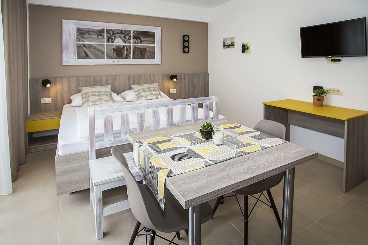 Apartments Capic Niko Baska  Exterior photo